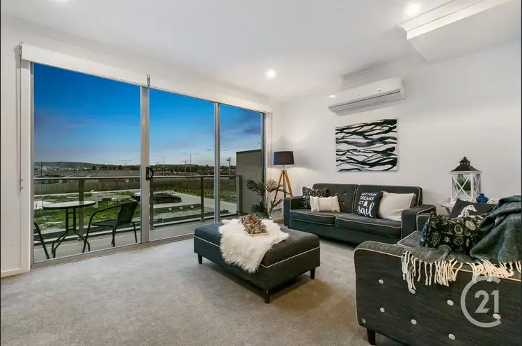 18 Topal Drive, Officer VIC 3809