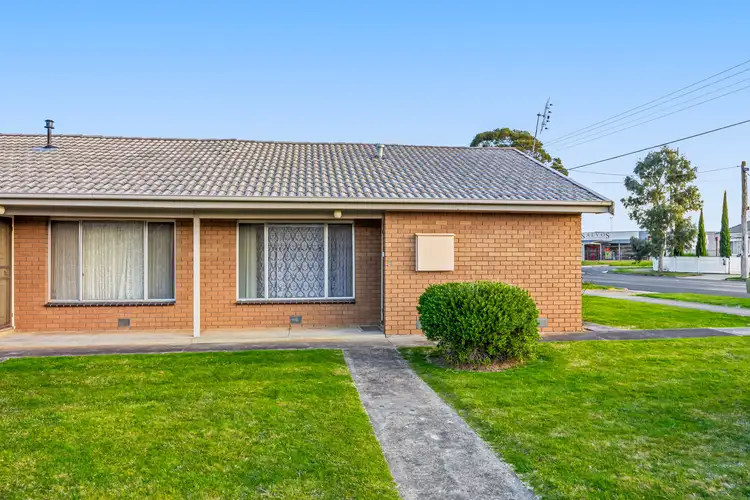 8/31 Beverin Street, Sebastopol VIC 3356