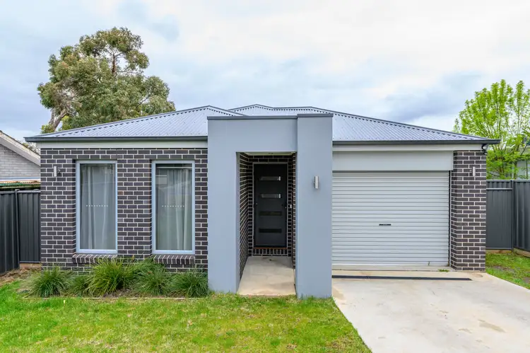 400 Richards Street, Canadian VIC 3350