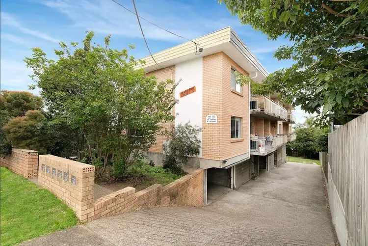 Main view of Homely house listing, 1/24 Chatsworth Road, Greenslopes QLD 4120