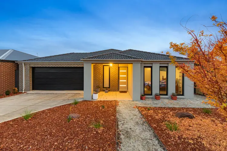 31 Meadowlea Crescent, Pakenham VIC 3810
