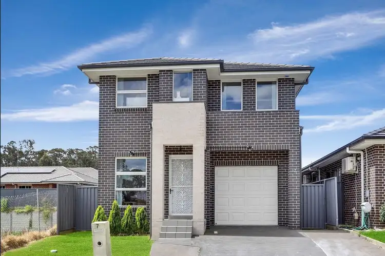 7 Medlock Street, Grantham Farm NSW 2765