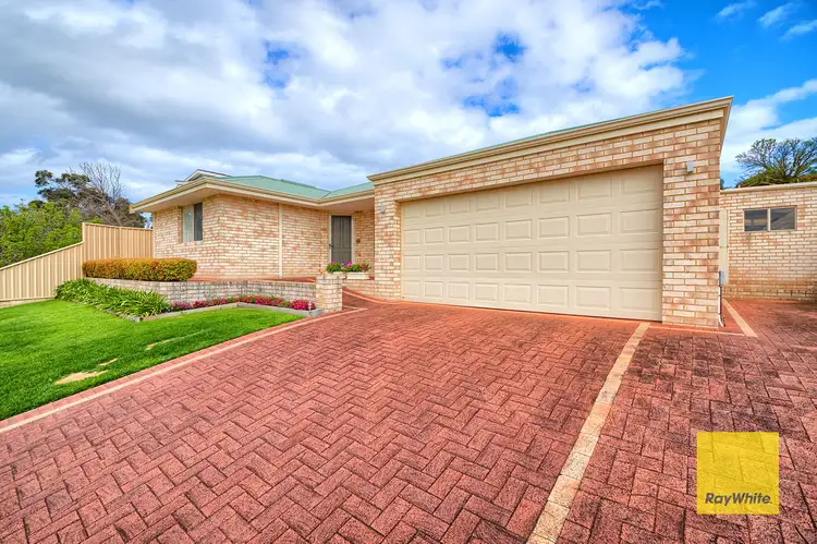12 Pyrus Gardens, Yakamia WA 6330