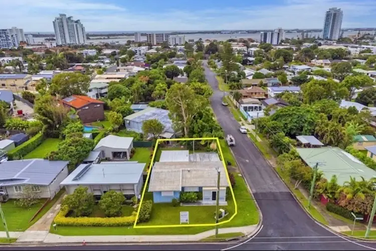 135 Turpin Road, Labrador QLD 4215