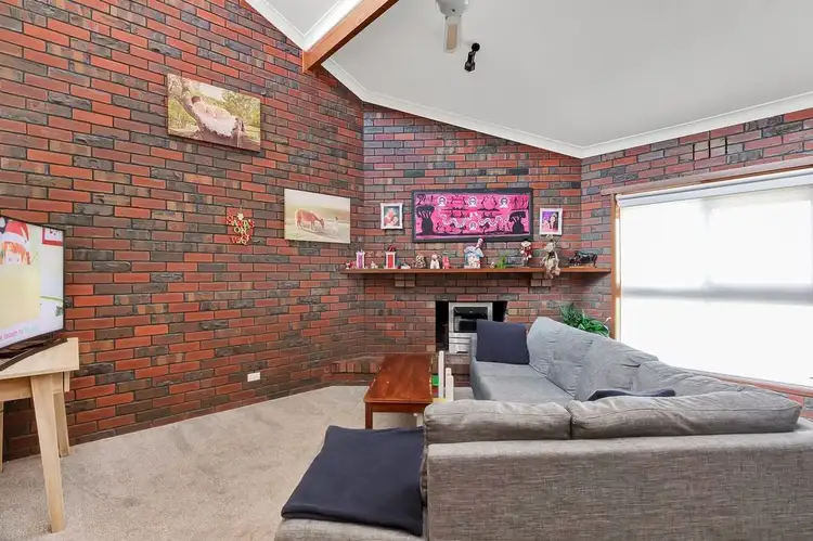 Second view of Homely house listing, 2 Moubray Court, Werribee VIC 3030