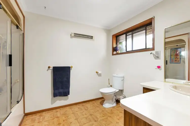 Fourth view of Homely house listing, 2 Moubray Court, Werribee VIC 3030