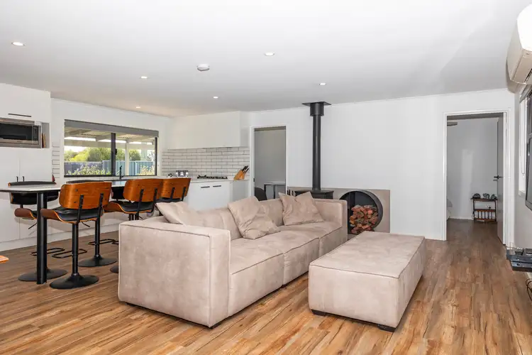 28 Illyarrie Street, Leeman WA 6514