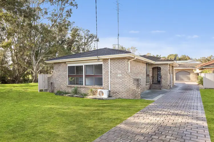 10 Moore Street, Oak Flats NSW 2529