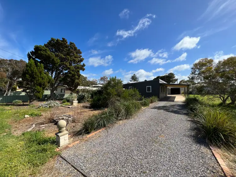 10 Second Street, Pine Point SA 5571