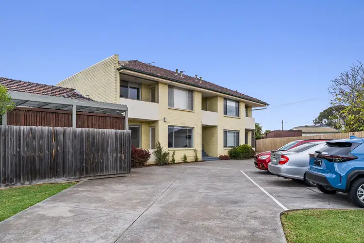 2/2 May Street, Altona North VIC 3025