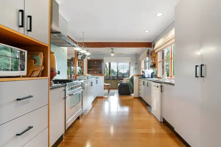 Sixth view of Homely house listing, 2 Kirribilli Close, Langwarrin VIC 3910