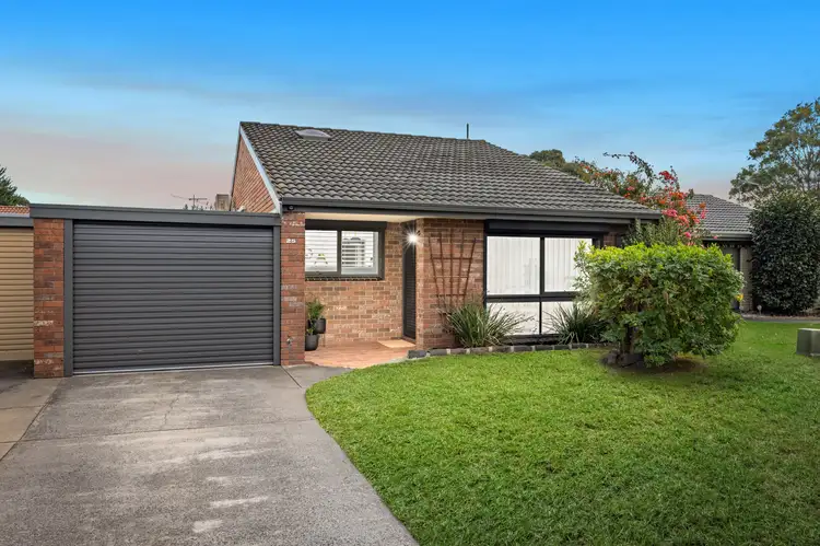 25 Jacksons Road