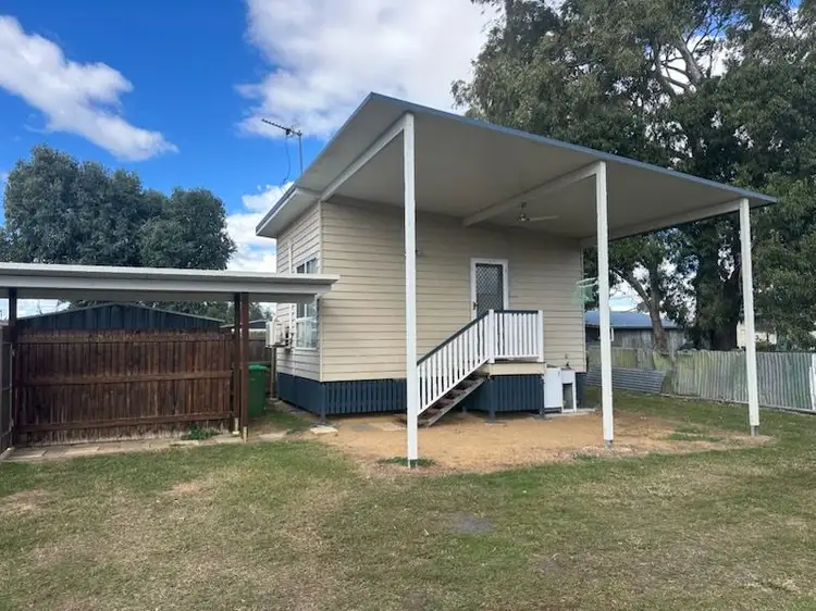 25 A Donely Street, Oakey QLD 4401
