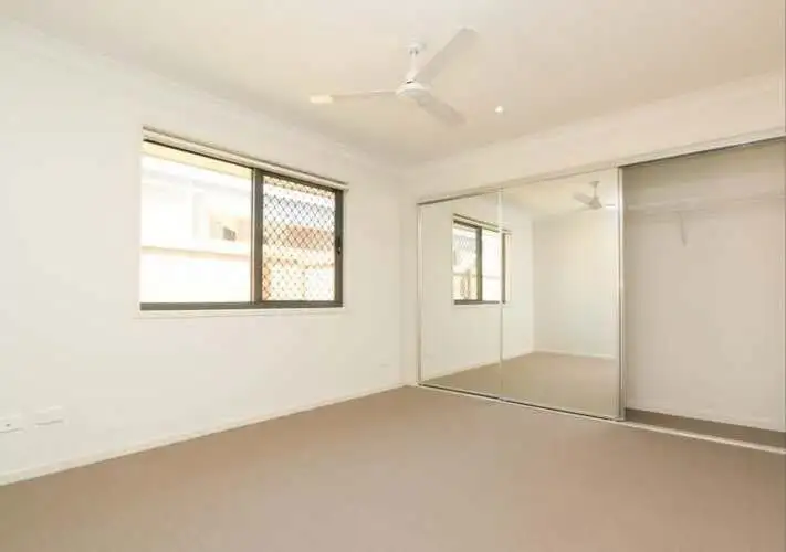 Fourth view of Homely semi-detached listing, 1/107 Reif Street, Flinders View QLD 4305