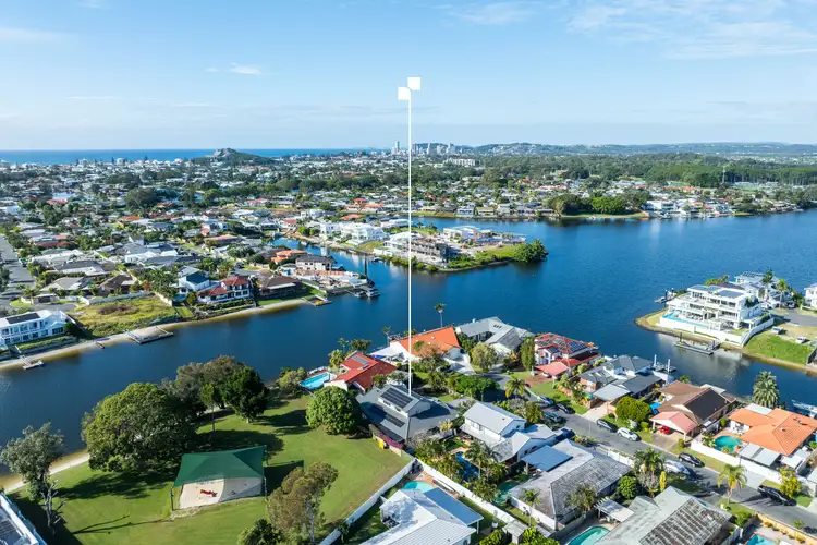36 Firmin Court, Mermaid Waters QLD 4218