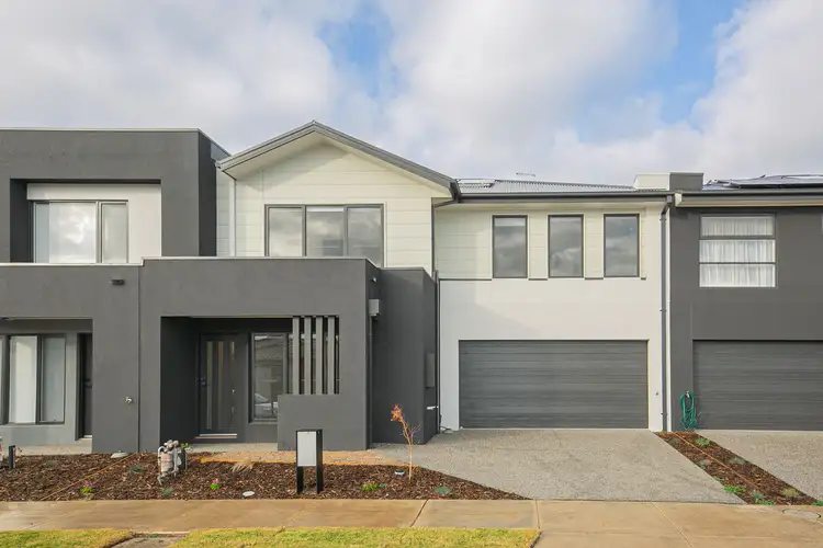 10 Platoon Crescent, Berwick VIC 3806