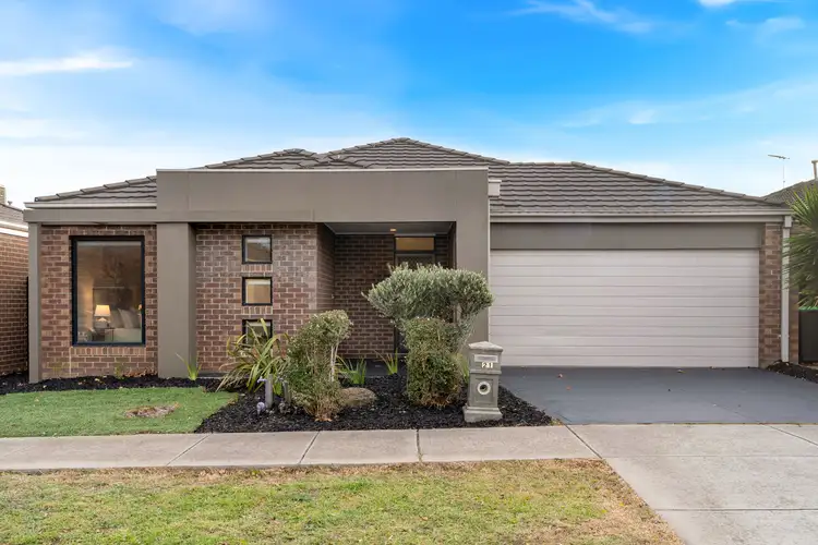 Main view of Homely house listing, 21 Oakgrove Drive, Craigieburn VIC 3064
