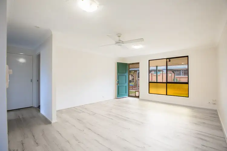 2/9 Macaw Avenue, Miami QLD 4220