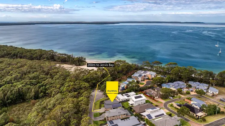 8 Monarch Place, Callala Bay NSW 2540