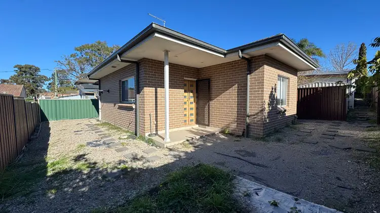 2a Craig Avenue, Oxley Park NSW 2760