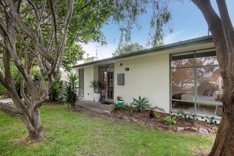 11 Warranilla Avenue, Rosebud VIC 3939