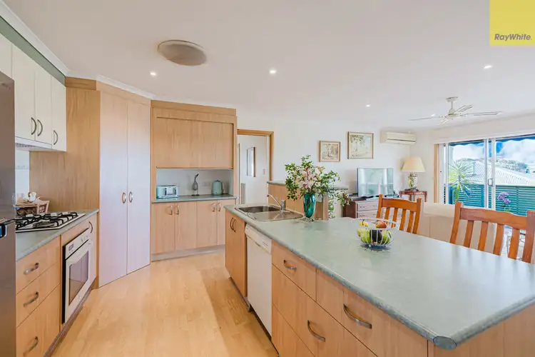 Fifth view of Homely house listing, 2 Leslie Court, Bacchus Marsh VIC 3340