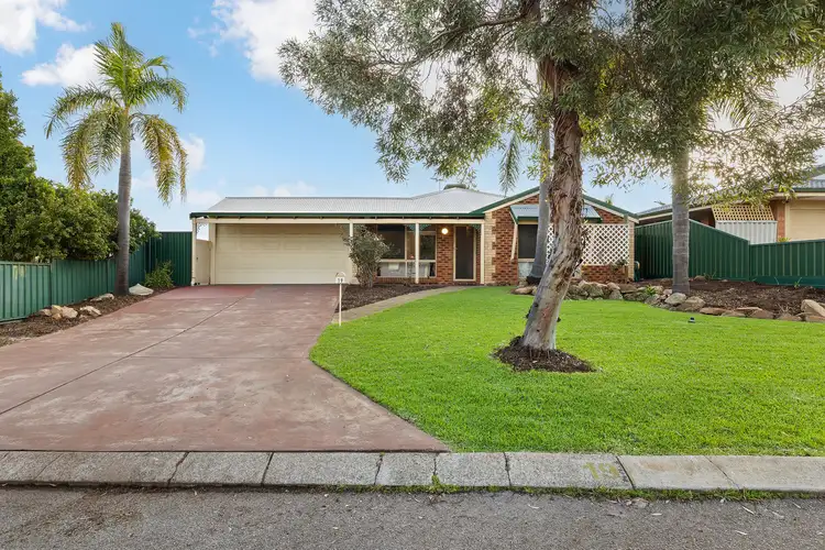 19 Pinewood Place, Beechboro WA 6063