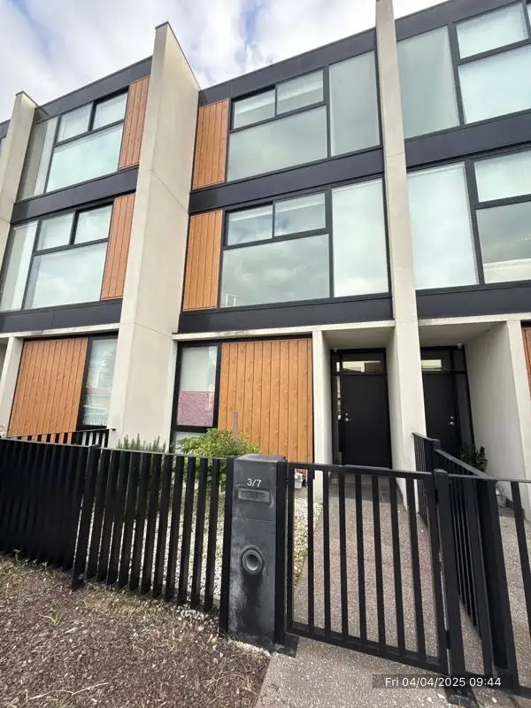 3/7 Hornsby Street, Dandenong VIC 3175