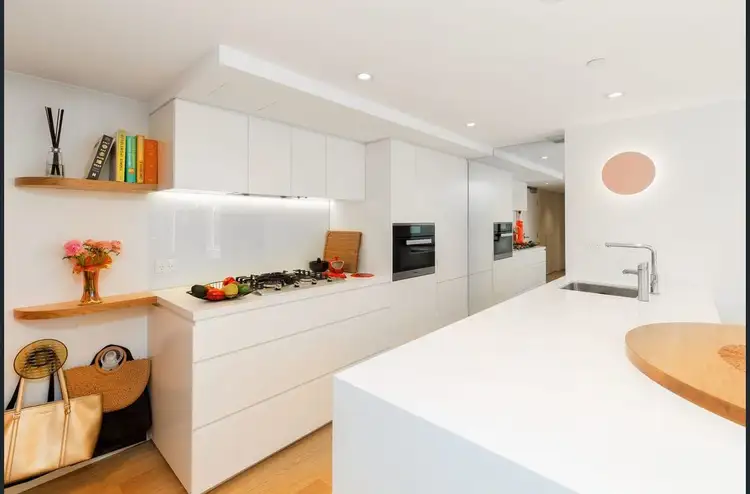 2A Elizabeth Bay Road