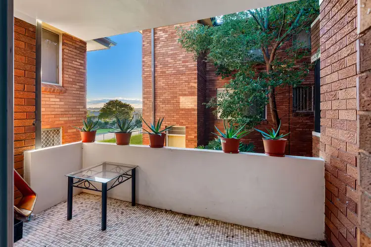 4/102 Dumaresq Street, Campbelltown NSW 2560