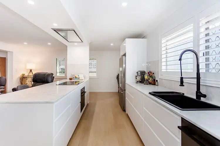 11 Sungold Avenue, Southport QLD 4215