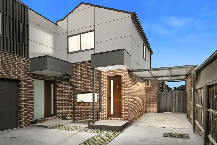4/4 Bernard Street, Reservoir VIC 3073