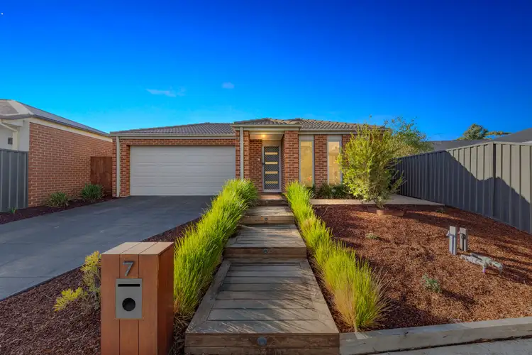 7 Hakuba Way, Pakenham VIC 3810