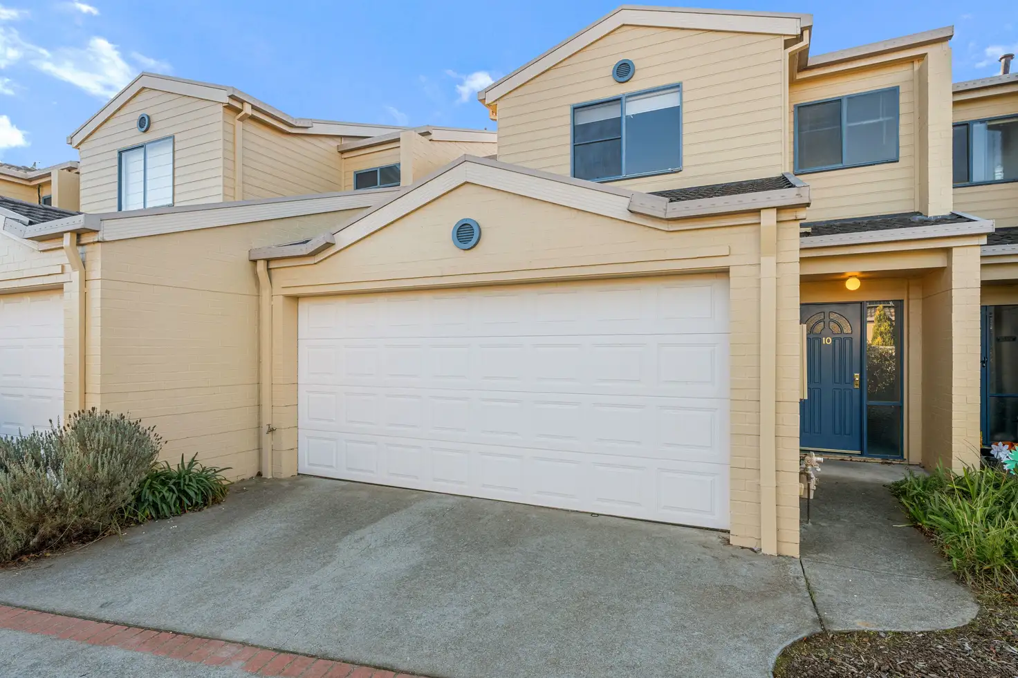 Main view of Homely townhouse listing, 10/2 Dines Place, Bruce ACT 2617