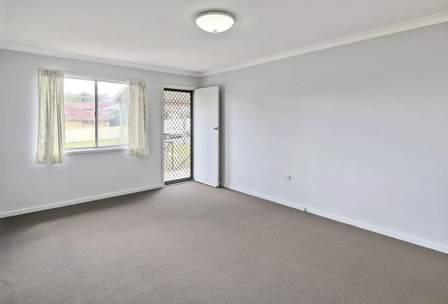 Main view of Homely unit listing, 3/15 Strathairlie Square, Macgregor QLD 4109