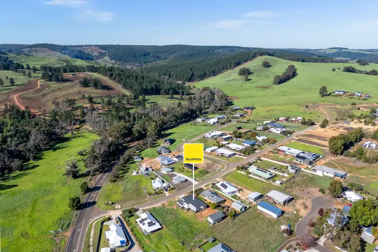 8 Hitchcock Drive, Nannup WA 6275