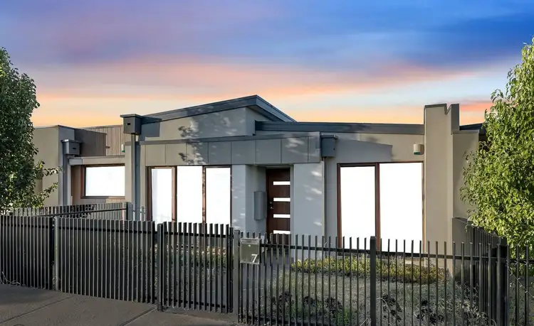 Second view of Homely house listing, 7 Wandana Walk, Truganina VIC 3029