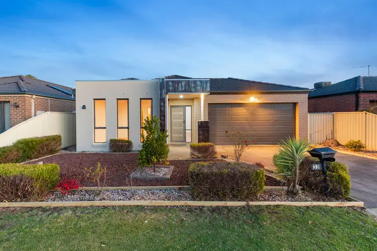 33 Salvia Avenue, Pakenham VIC 3810