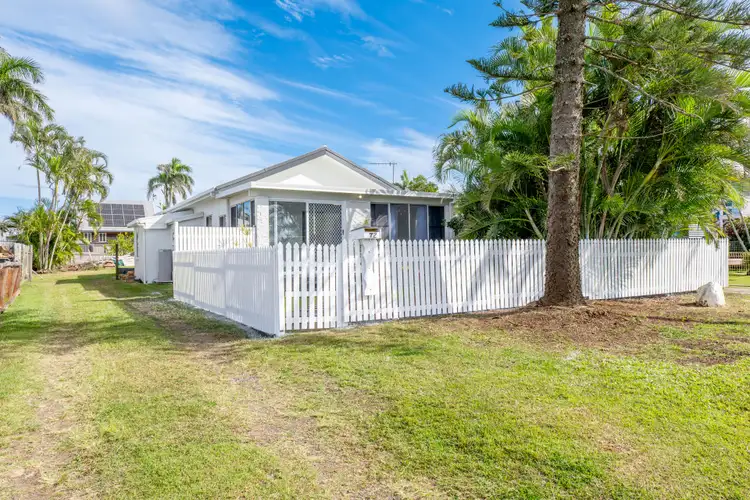 72 Bathurst Street, Elliott Heads QLD 4670
