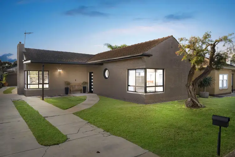 37 Balranald Avenue, Largs Bay SA 5016