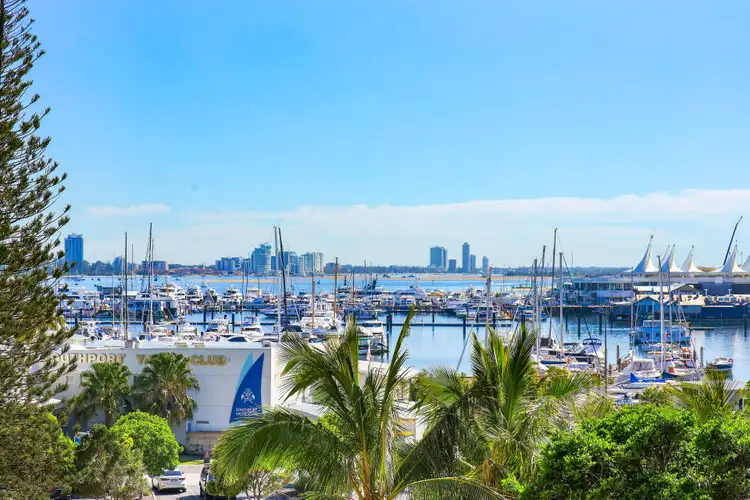 17/3 Cunningham Avenue, Main Beach QLD 4217