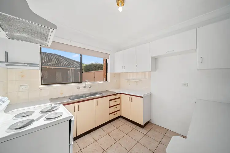 Sixth view of Homely townhouse listing, 1/39 Atkinson Street, Queanbeyan East NSW 2620