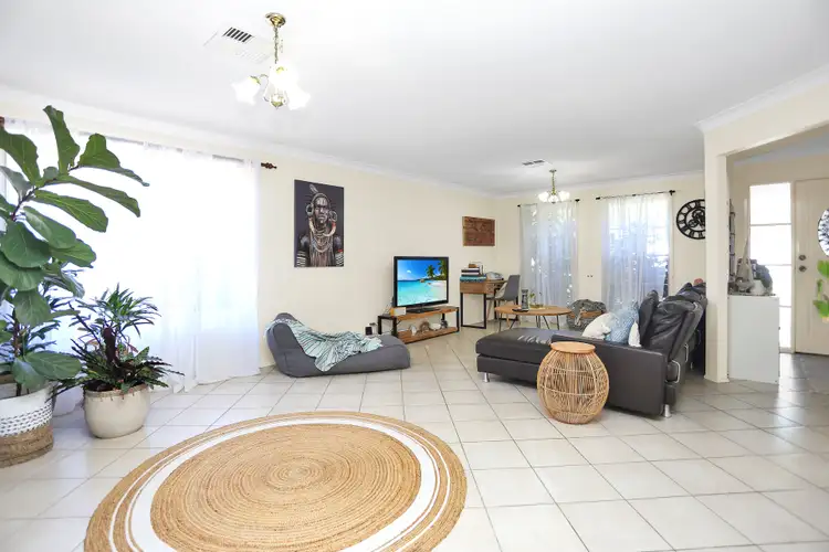 13 Spinifex Avenue