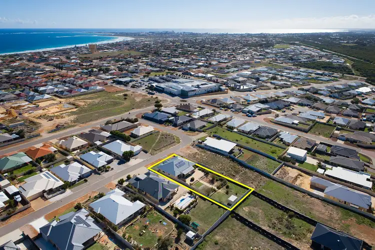 10 Shamrock Street, Wandina WA 6530