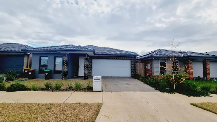 32 Tamworth Drive, Rockbank VIC 3335