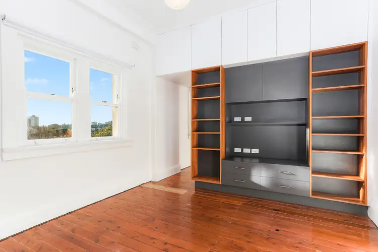 37 Elizabeth Bay Road