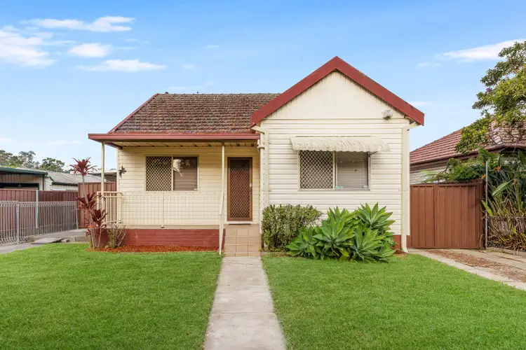 8 Hardy Avenue, Riverwood NSW 2210
