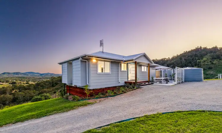 10 Highbury Lane, Chatsworth QLD 4570