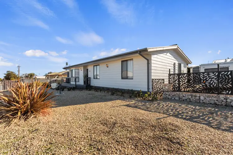 18 Crampton Crescent, Port Victoria SA 5573