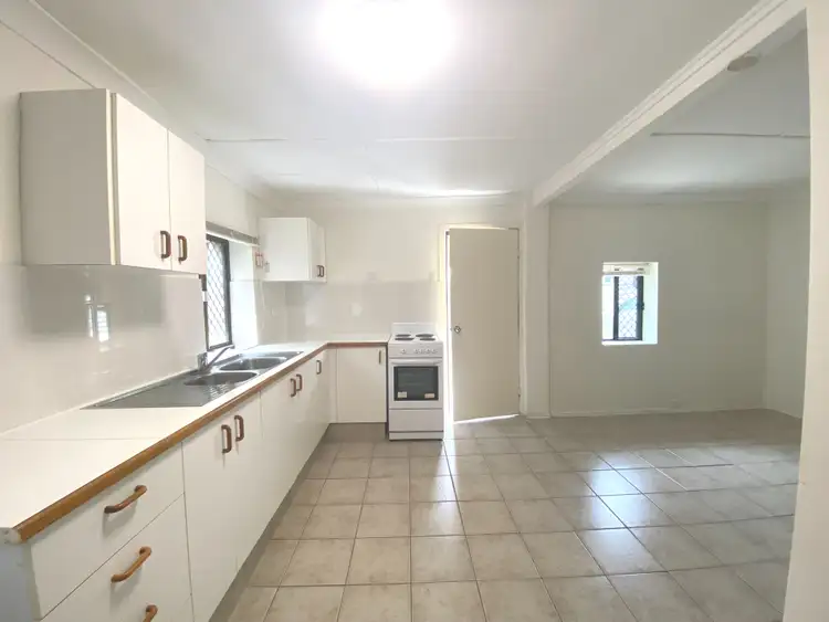 4/9 Clayton Street, Labrador QLD 4215